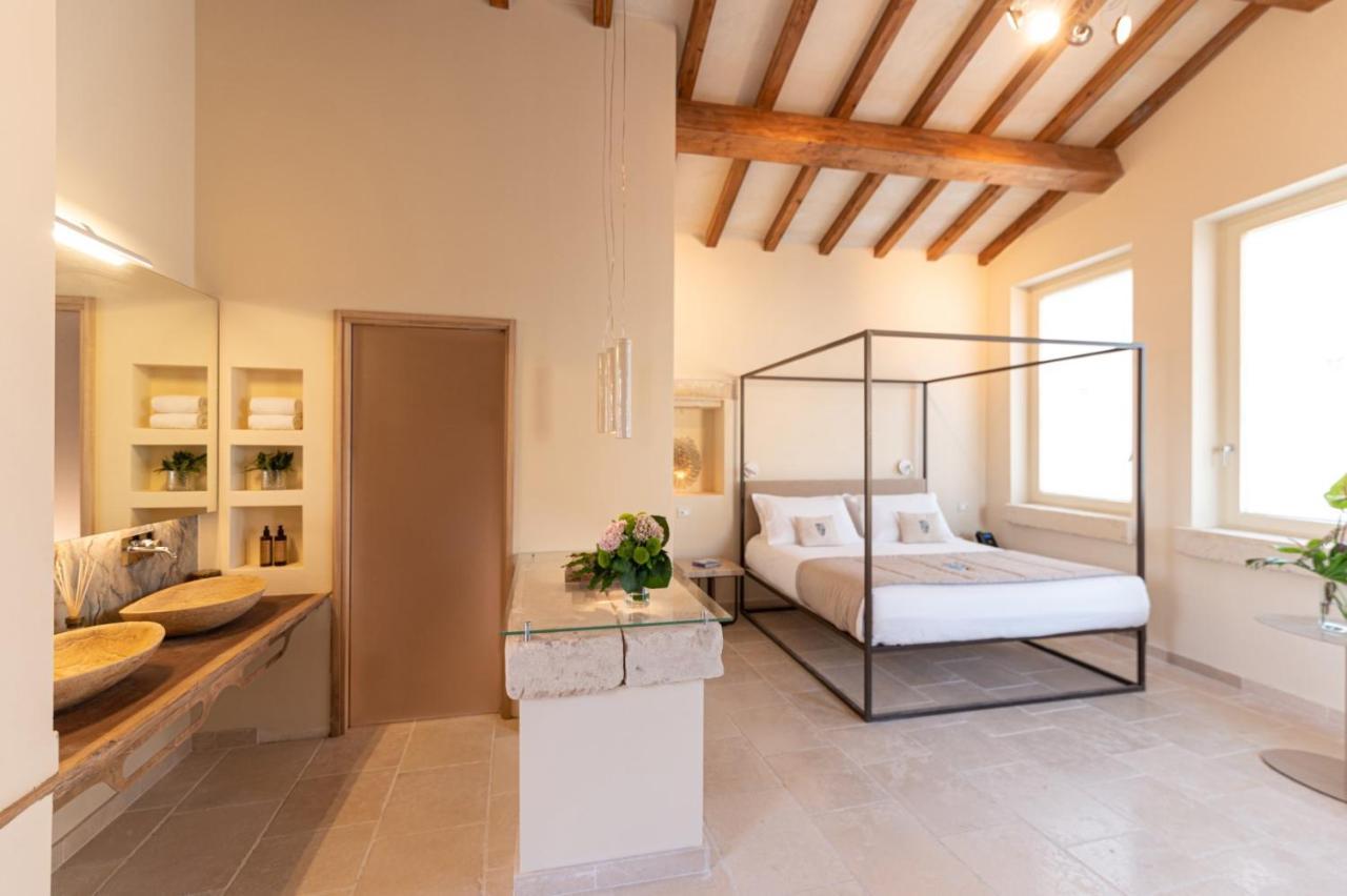 Pollicastro Boutique Hotel Lecce Bagian luar foto